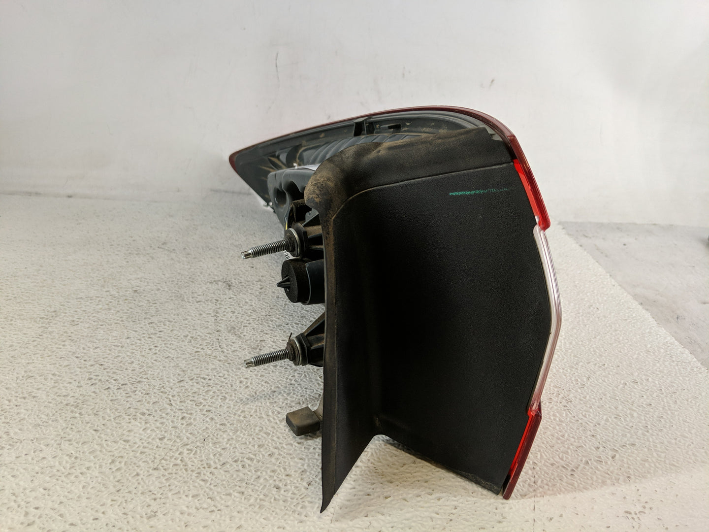 2013-2016 Ford Fusion Tail Light Assembly Passenger Right OEM P/N:DS73-13404-AH Fits Fits 2013 2014 2015 2016 OEM Used Auto 