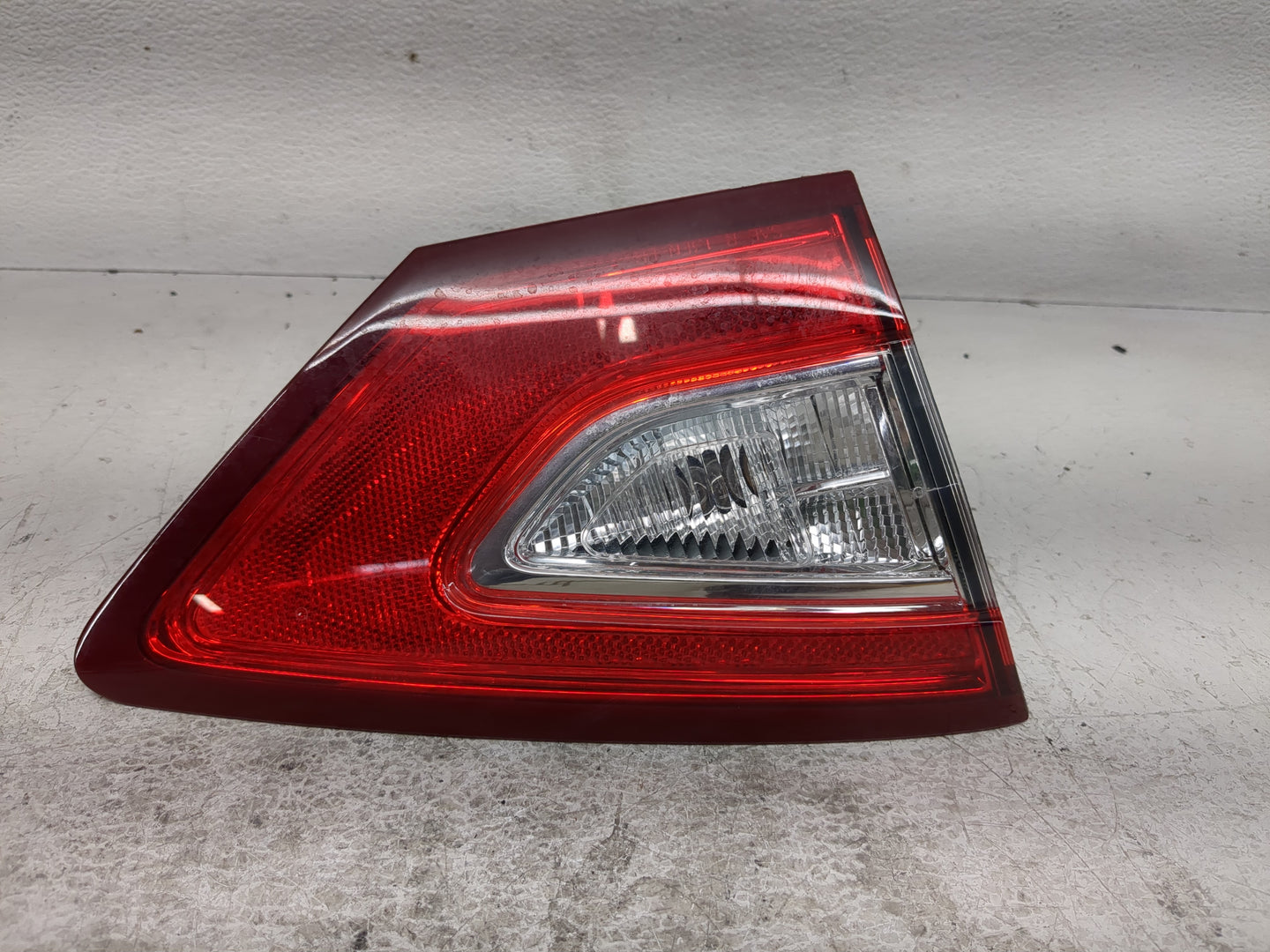 2013-2016 Ford Fusion Driver Left Side Deck Lid Mounted Tail Light 1197500 - Oemusedautoparts1.com