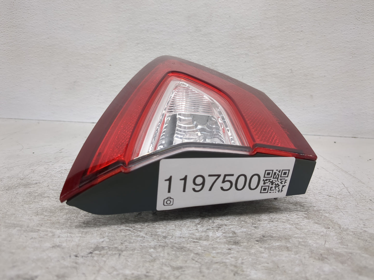 2013-2016 Ford Fusion Driver Left Side Deck Lid Mounted Tail Light 1197500 - Oemusedautoparts1.com