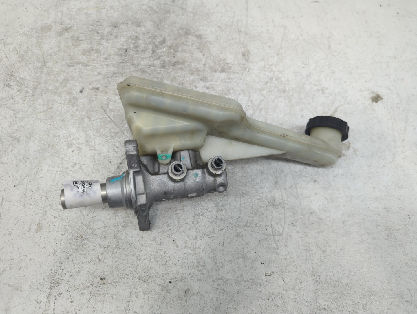 2013-2016 Ford Fusion Brake Master Cylinder - Oemusedautoparts1.com