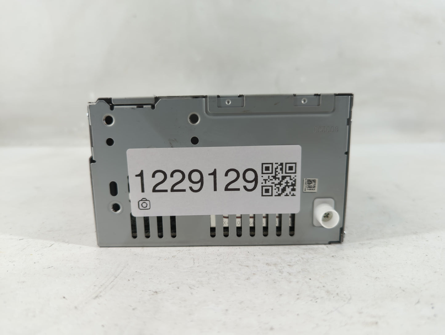 2016 Ford Fusion Radio AM FM Cd Player Receiver Replacement Fits OEM Used Auto Parts - Oemusedautoparts1.com