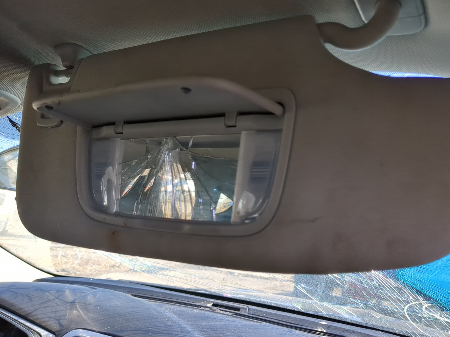 2015-2016 Ford Fusion Sun Visor Shade Replacement Passenger Right Mirror Fits Fits 2015 2016 OEM Used Auto Parts - Oemusedau