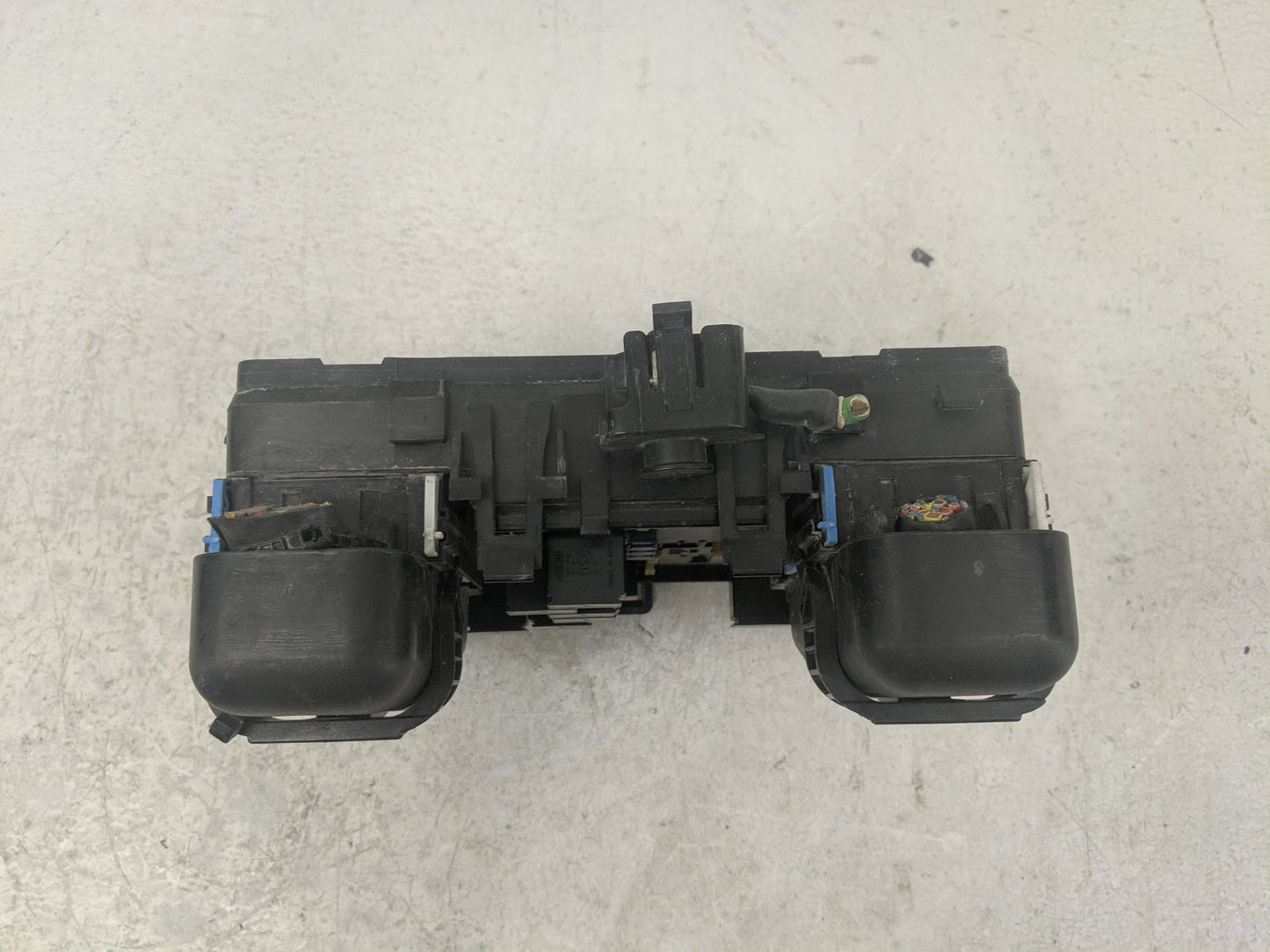 2015-2016 Ford Fusion Fusebox Fuse Box Panel Relay Module Fits Fits 2015 2016 OEM Used Auto Parts - Oemusedautoparts1.com