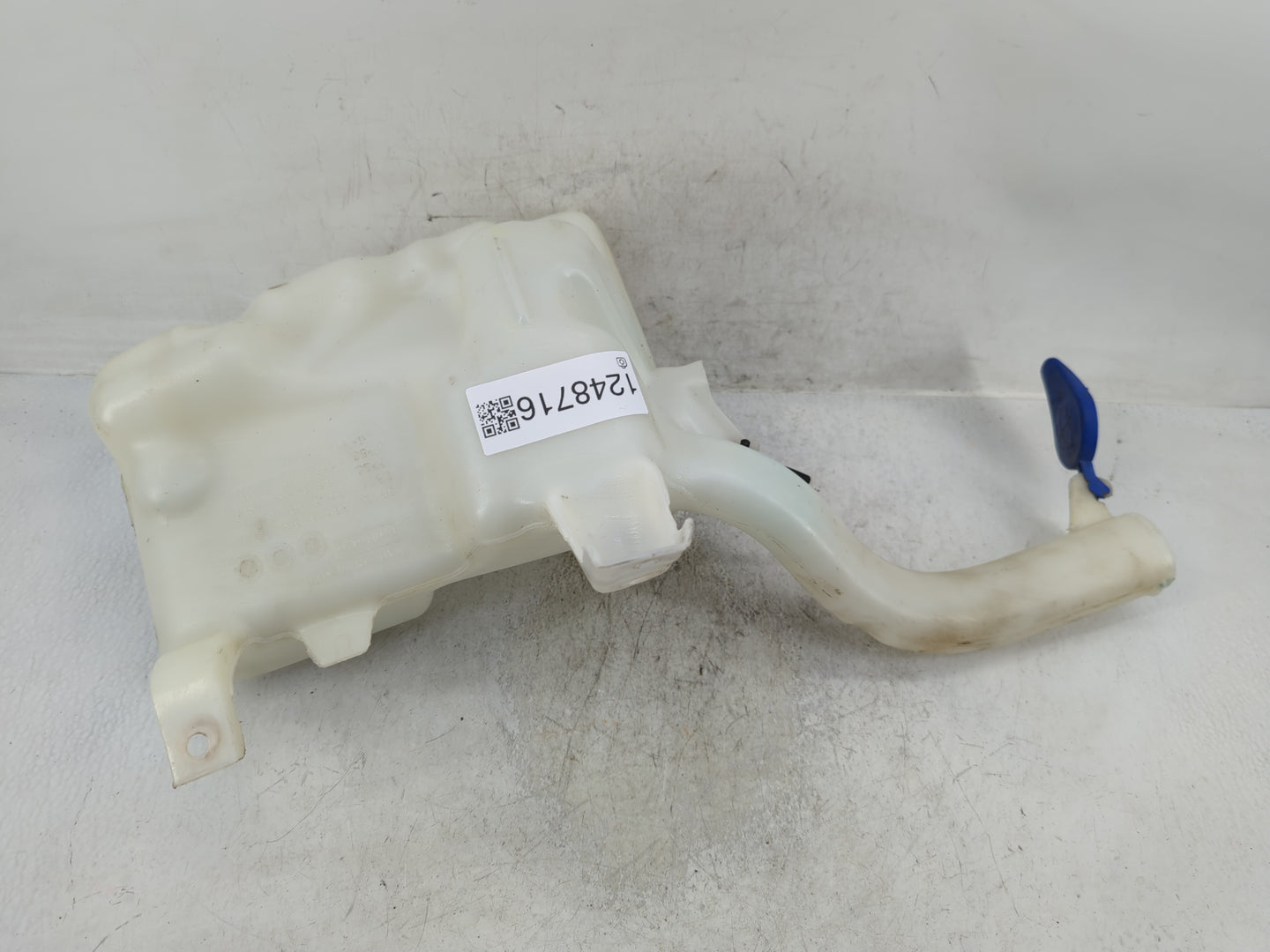 2015-2016 Ford Fusion Windshield Washer Fluid Reservoir Bottle Oem - Oemusedautoparts1.com