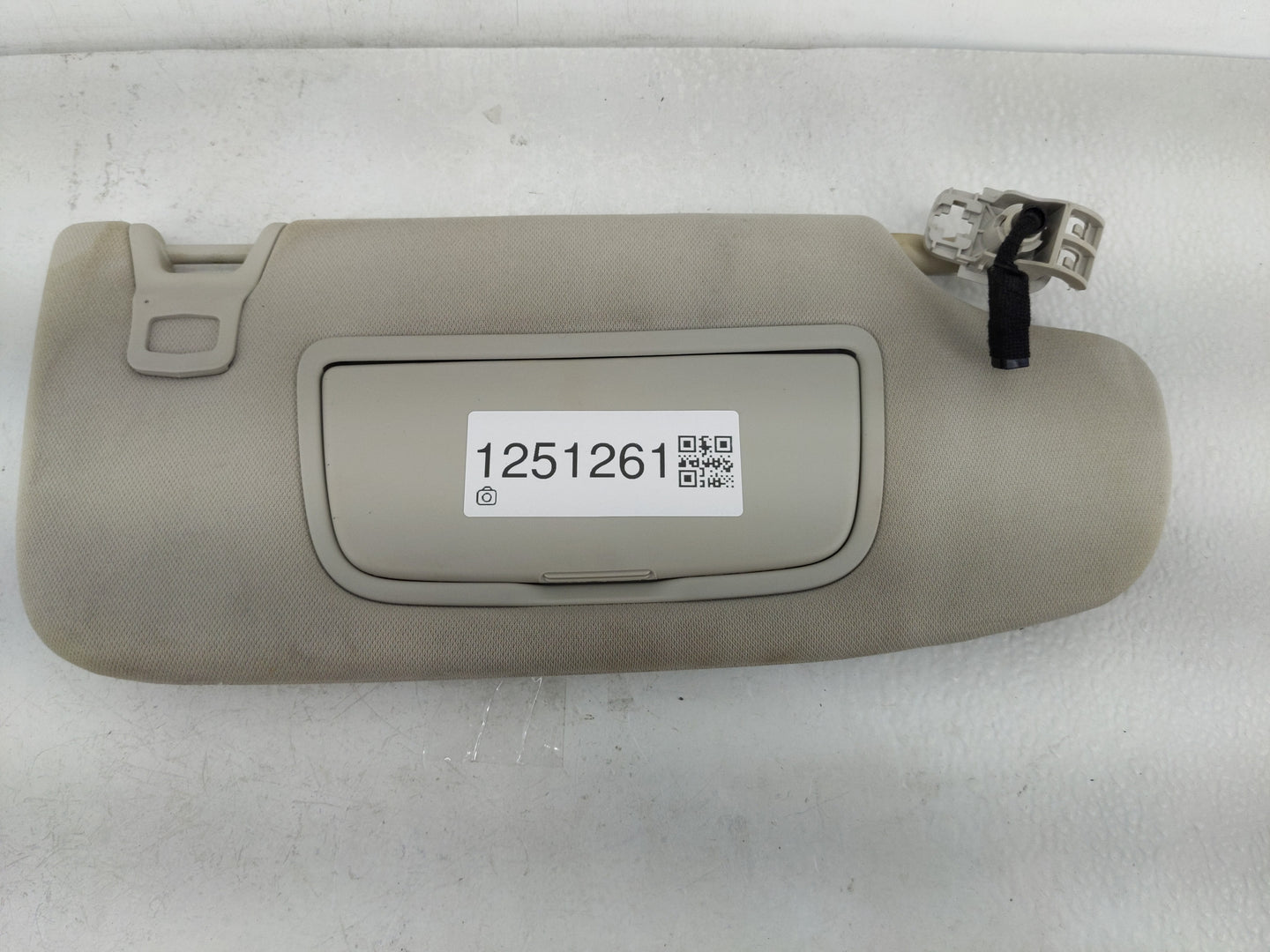 2015-2016 Ford Fusion Sun Visor Shade Replacement Passenger Right Mirror Fits Fits 2015 2016 OEM Used Auto Parts - Oemusedau