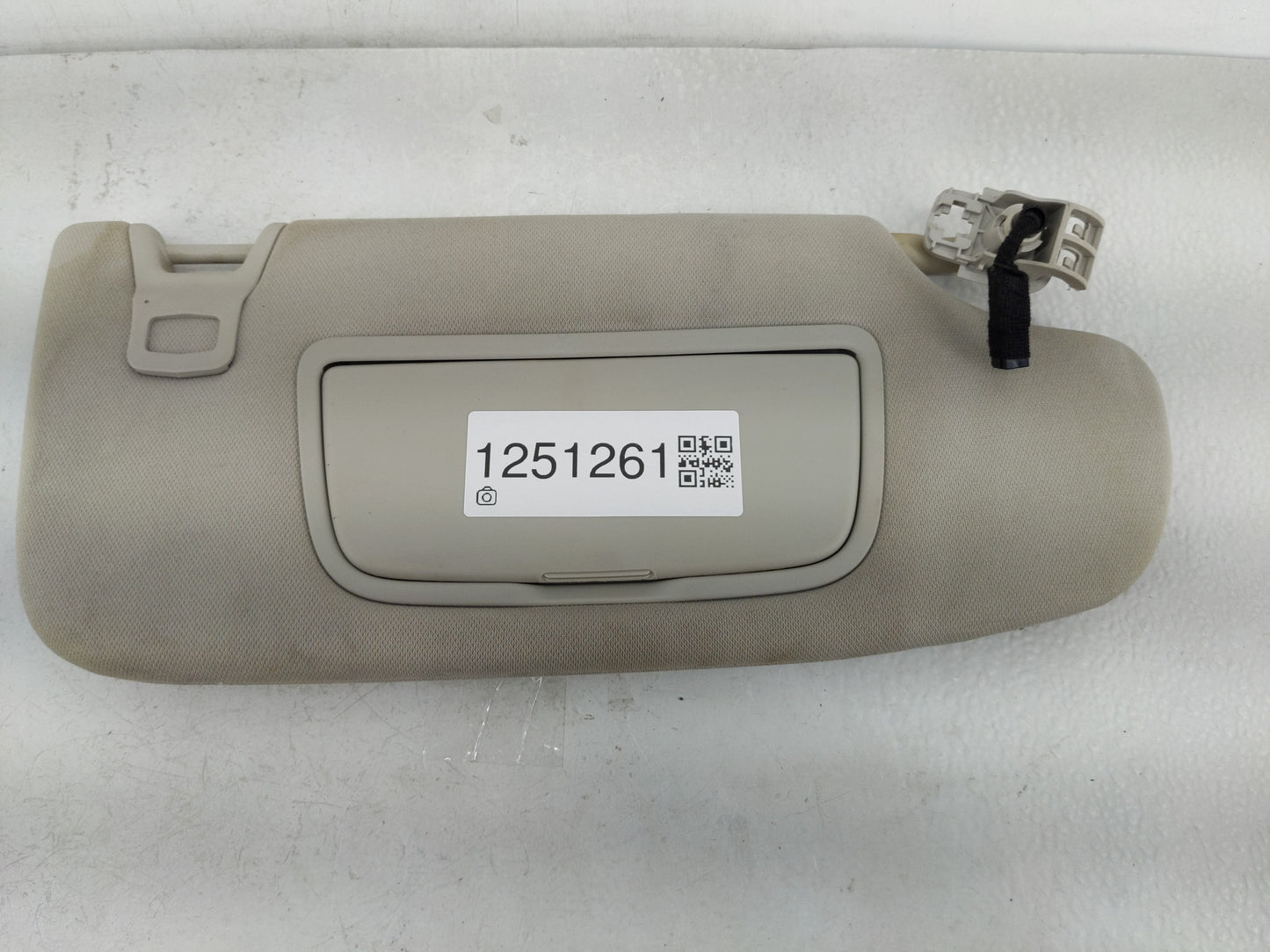 2015-2016 Ford Fusion Sun Visor Shade Replacement Passenger Right Mirror Fits Fits 2015 2016 OEM Used Auto Parts - Oemusedau