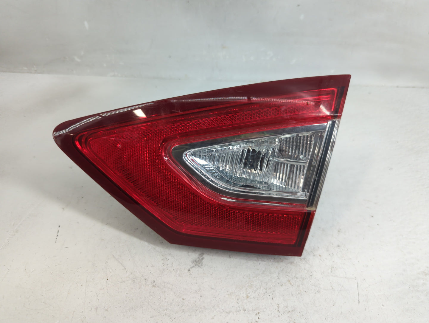 2013-2016 Ford Fusion Tail Light Assembly Passenger Right OEM P/N:DS73-13A602-AE Fits Fits 2013 2014 2015 2016 OEM Used Auto