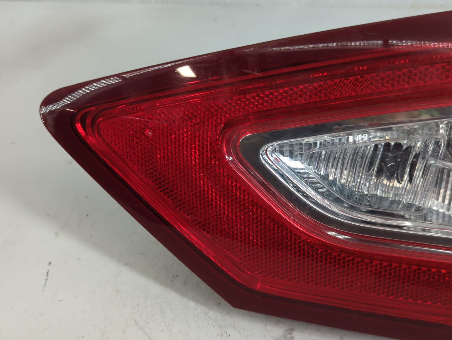2013-2016 Ford Fusion Tail Light Assembly Passenger Right OEM P/N:DS73-13A602-AE Fits Fits 2013 2014 2015 2016 OEM Used Auto