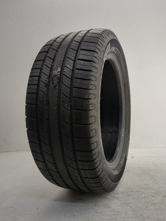 compare product Used Tire 235/50R17 MICHELIN DEFENDER 2 96H - Tread Depth 11/32