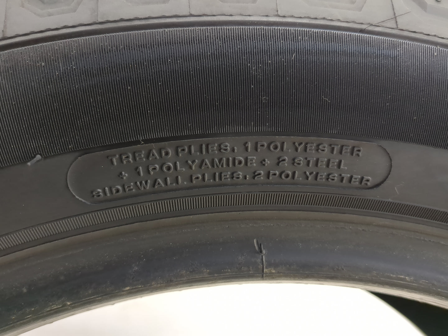 Used Tire 235/50R17 MICHELIN DEFENDER 2 96H - Tread Depth 11/32 - Oemusedautoparts1.com