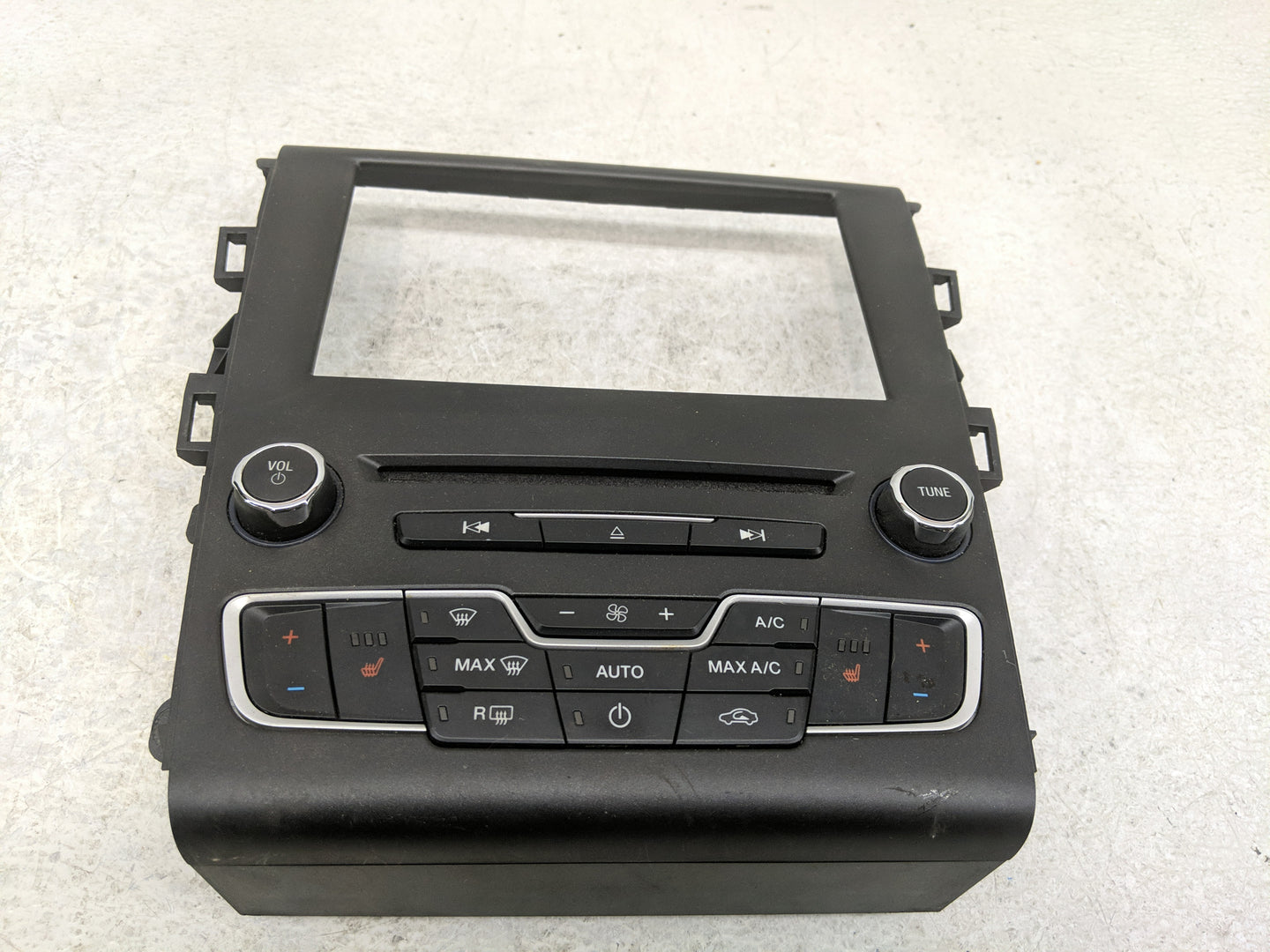 2016-2020 Ford Fusion Radio Control Panel - Oemusedautoparts1.com