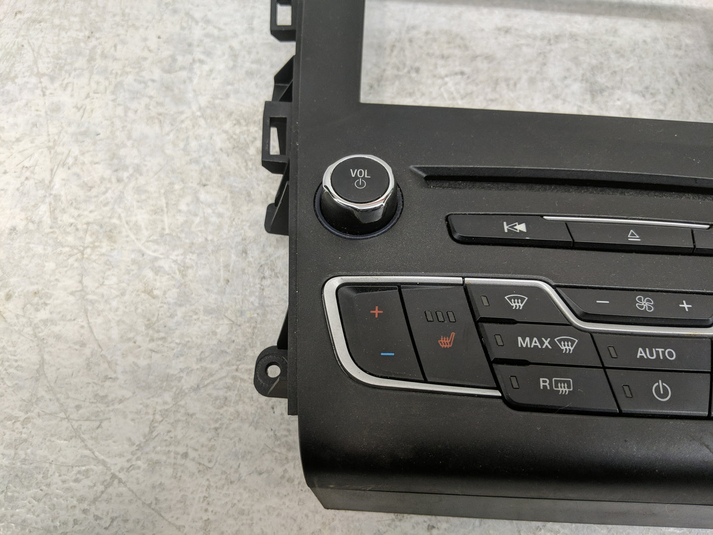 2016-2020 Ford Fusion Radio Control Panel - Oemusedautoparts1.com