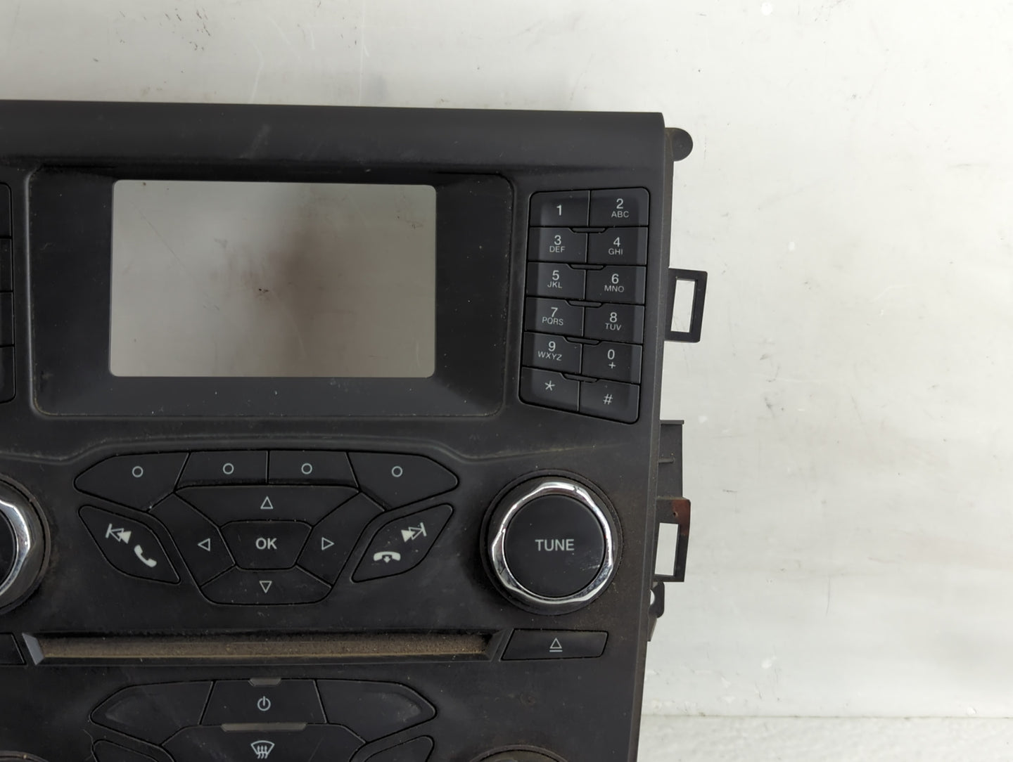 2016 Ford Fusion Radio AM FM Cd Player Receiver Replacement Fits OEM Used Auto Parts - Oemusedautoparts1.com