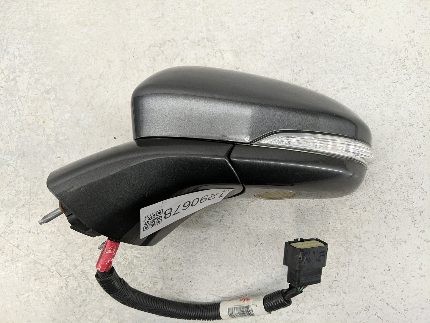 2015-2017 Ford Fusion Driver Side View Mirror - Left Door Mirror OEM Used - Oemusedautoparts1.com