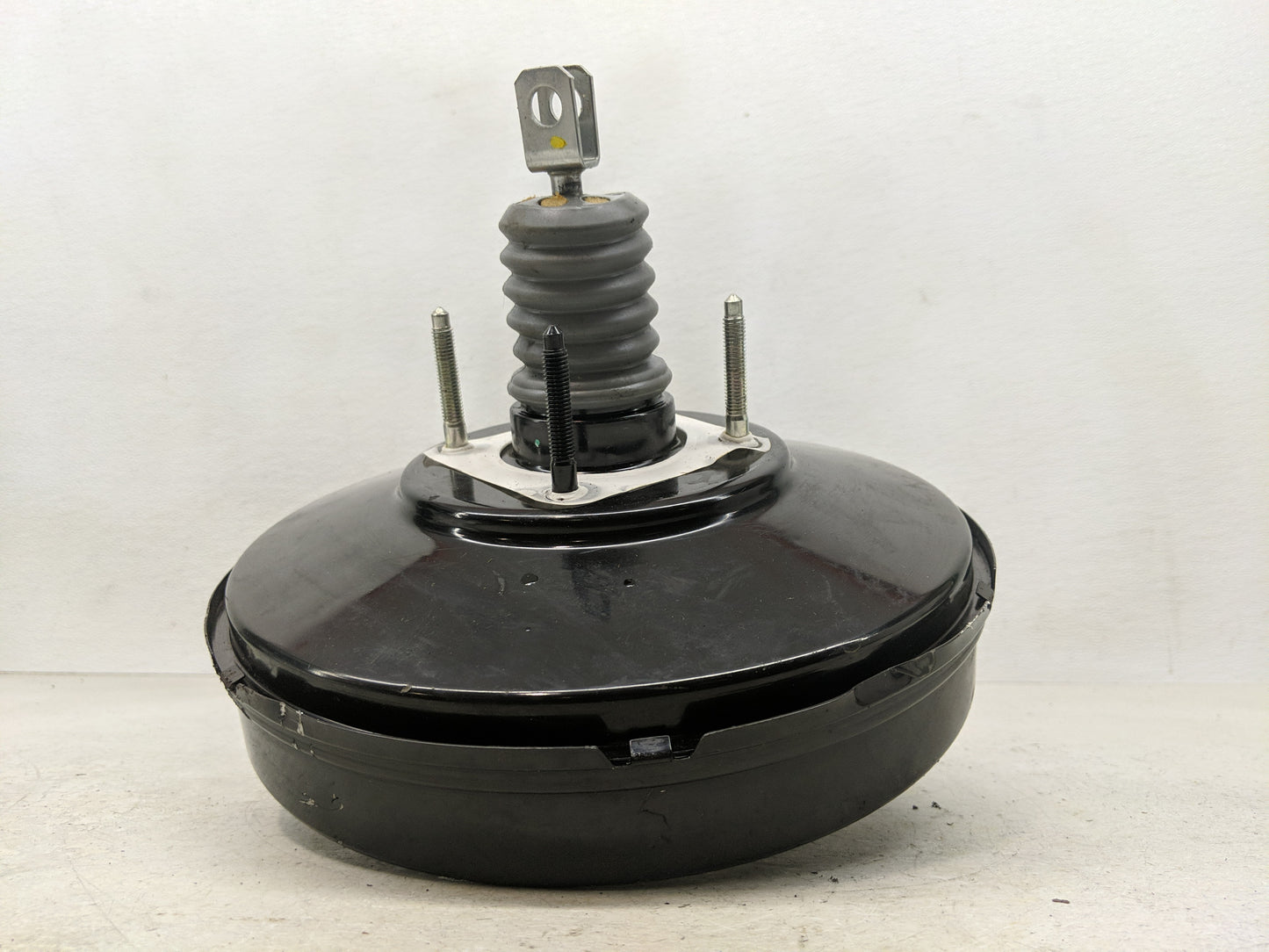 2015-2016 Ford Fusion Power Brake Booster Oem 1300358 - Oemusedautoparts1.com