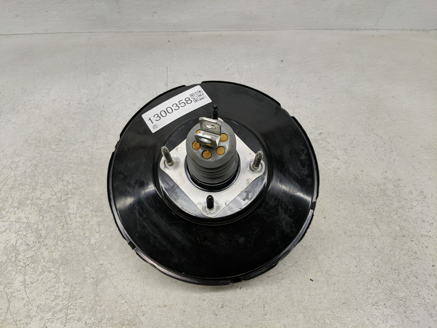 2015-2016 Ford Fusion Power Brake Booster Oem 1300358 - Oemusedautoparts1.com