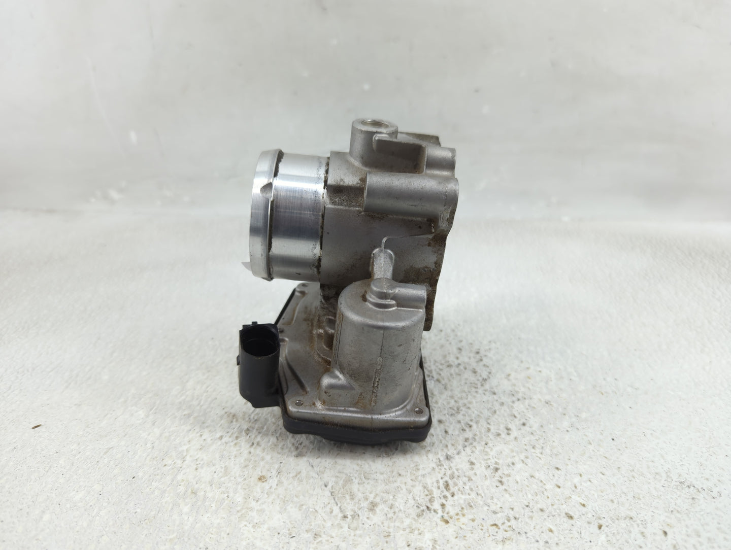 2014-2020 Ford Fusion Throttle Body P/N:DS7G-9F991-BB Fits Fits 2014 2015 2016 2017 2018 2019 2020 OEM Used Auto Parts - Oem