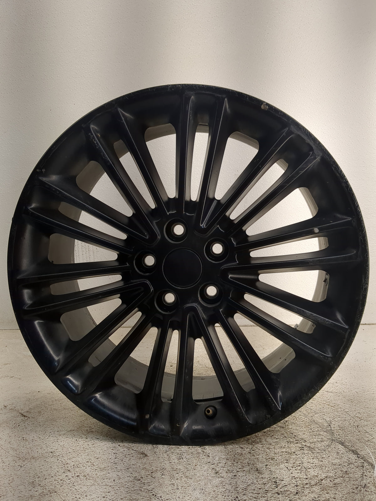 2013-2016 Ford Fusion Oem Wheel Rim 1356648 - Oemusedautoparts1.com