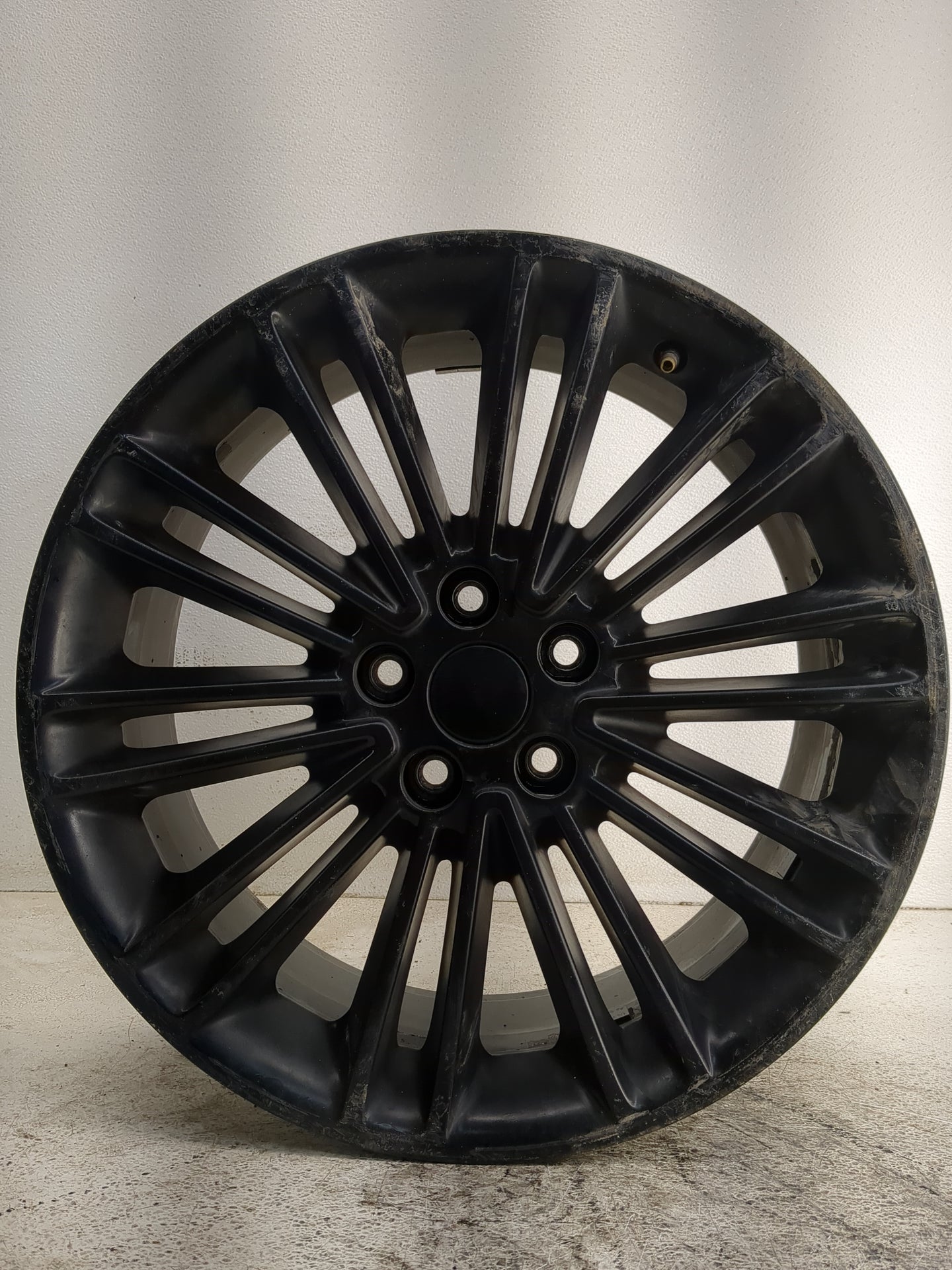 2013-2016 Ford Fusion Oem Wheel Rim 1356652 - Oemusedautoparts1.com