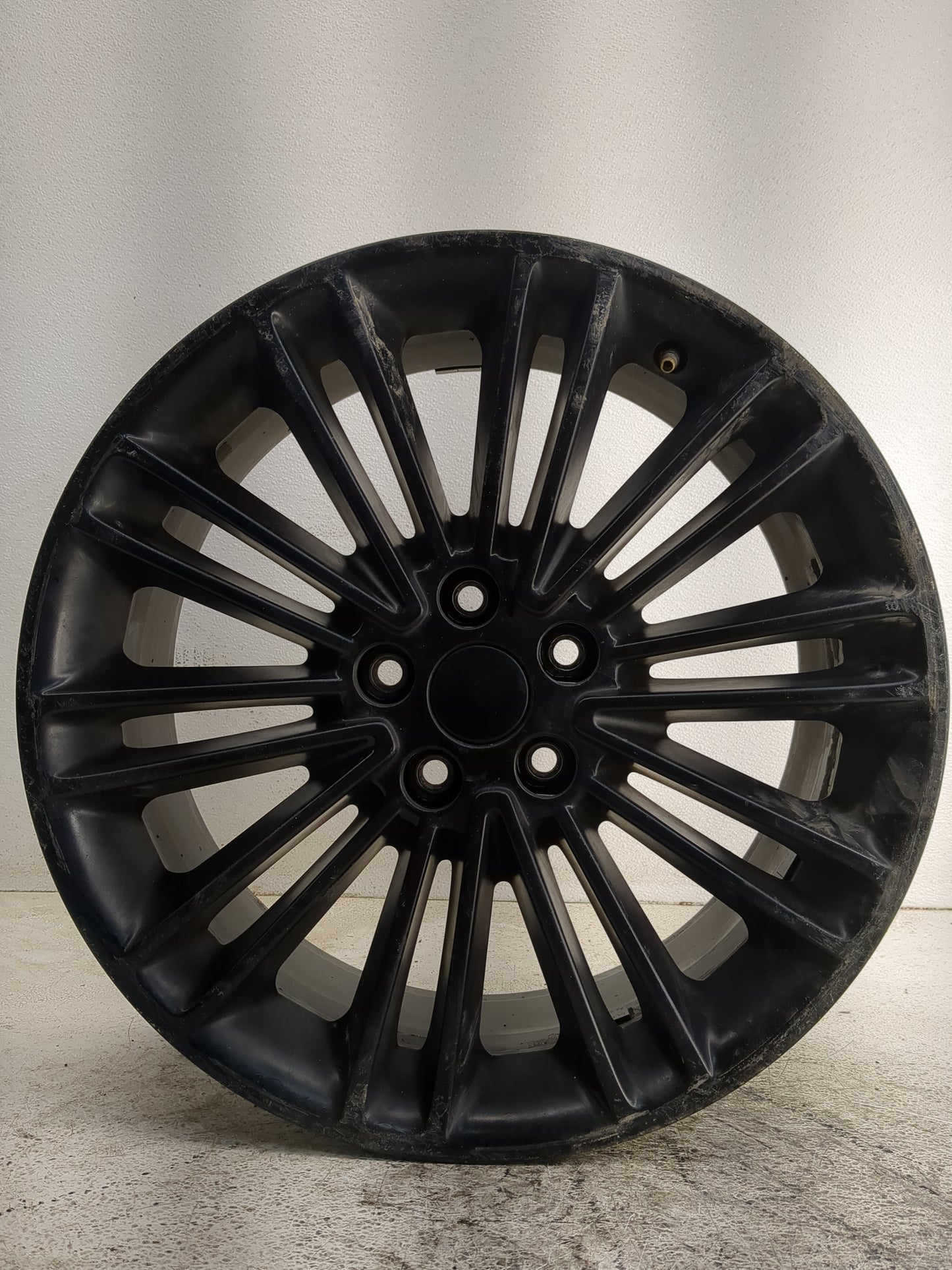2013-2016 Ford Fusion Oem Wheel Rim 1356652 - Oemusedautoparts1.com