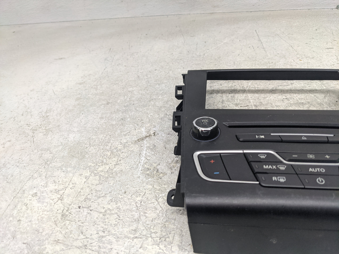 2016-2016 Ford Fusion Radio Control Panel - Oemusedautoparts1.com