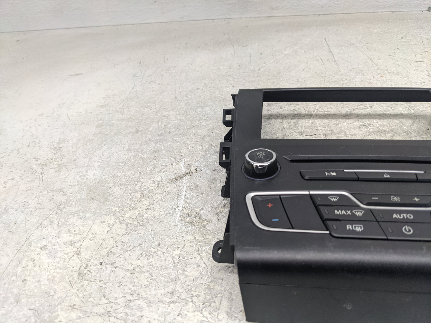 2016-2016 Ford Fusion Radio Control Panel - Oemusedautoparts1.com