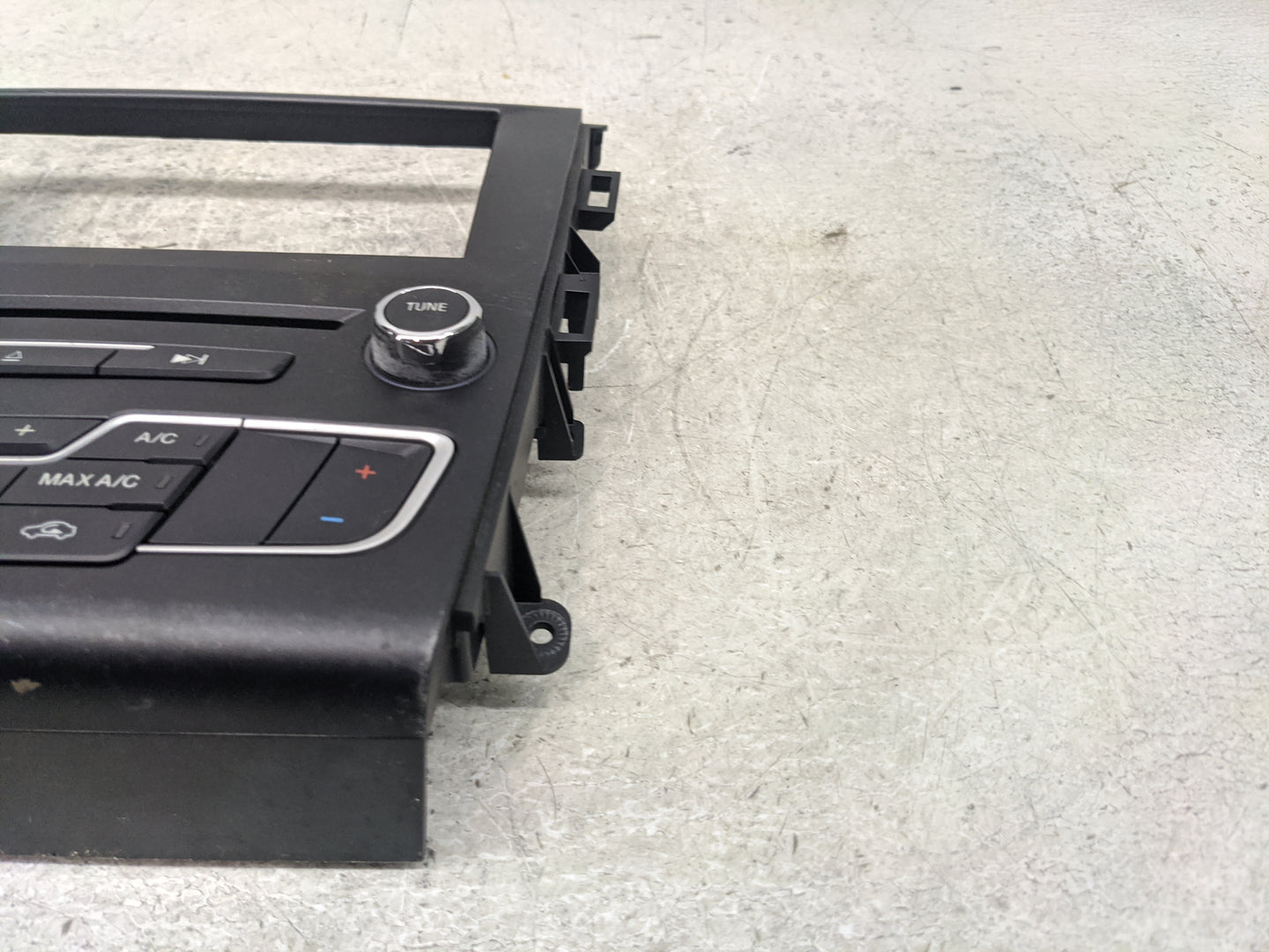 2016-2016 Ford Fusion Radio Control Panel - Oemusedautoparts1.com