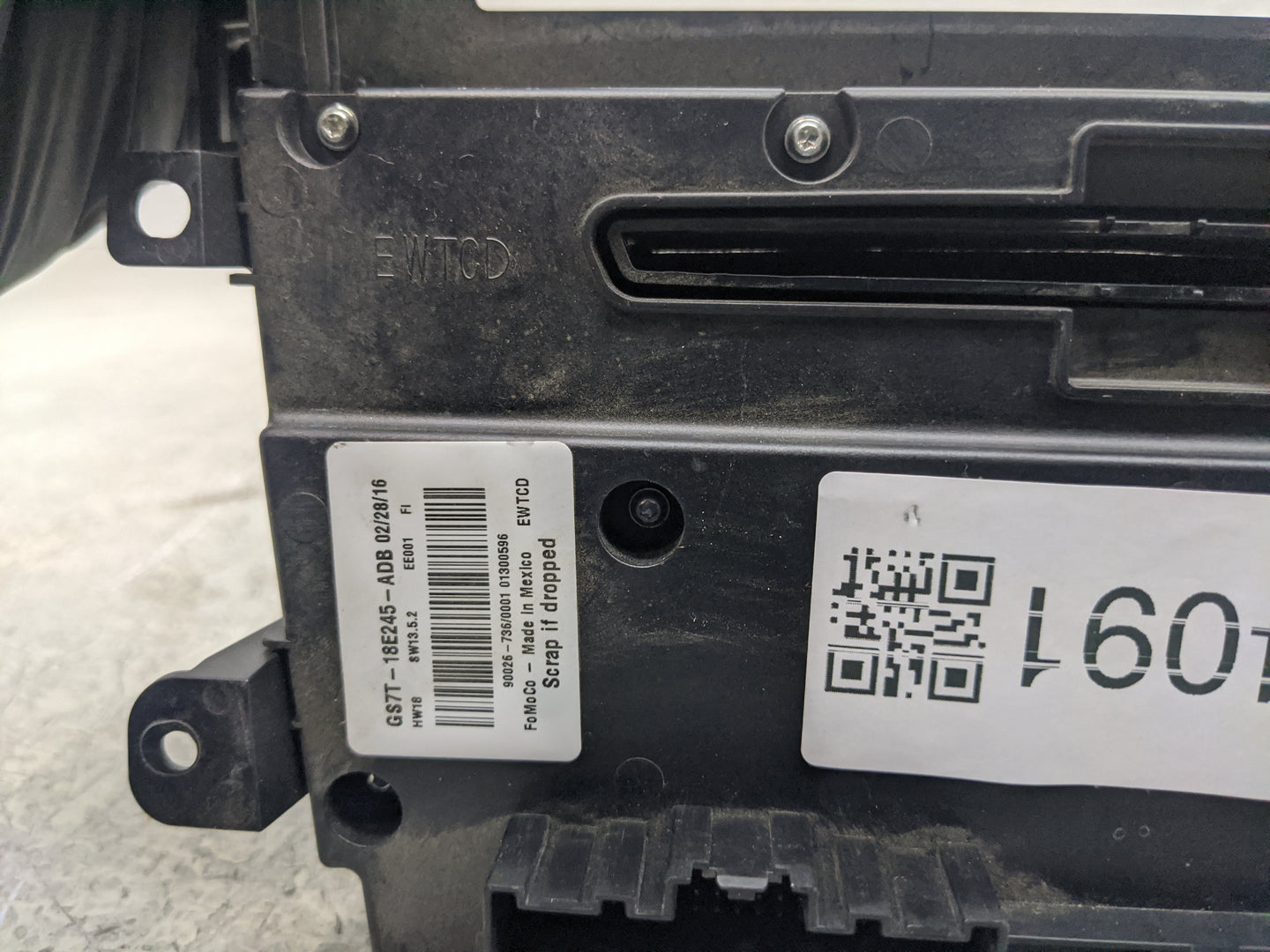 2016-2016 Ford Fusion Radio Control Panel - Oemusedautoparts1.com