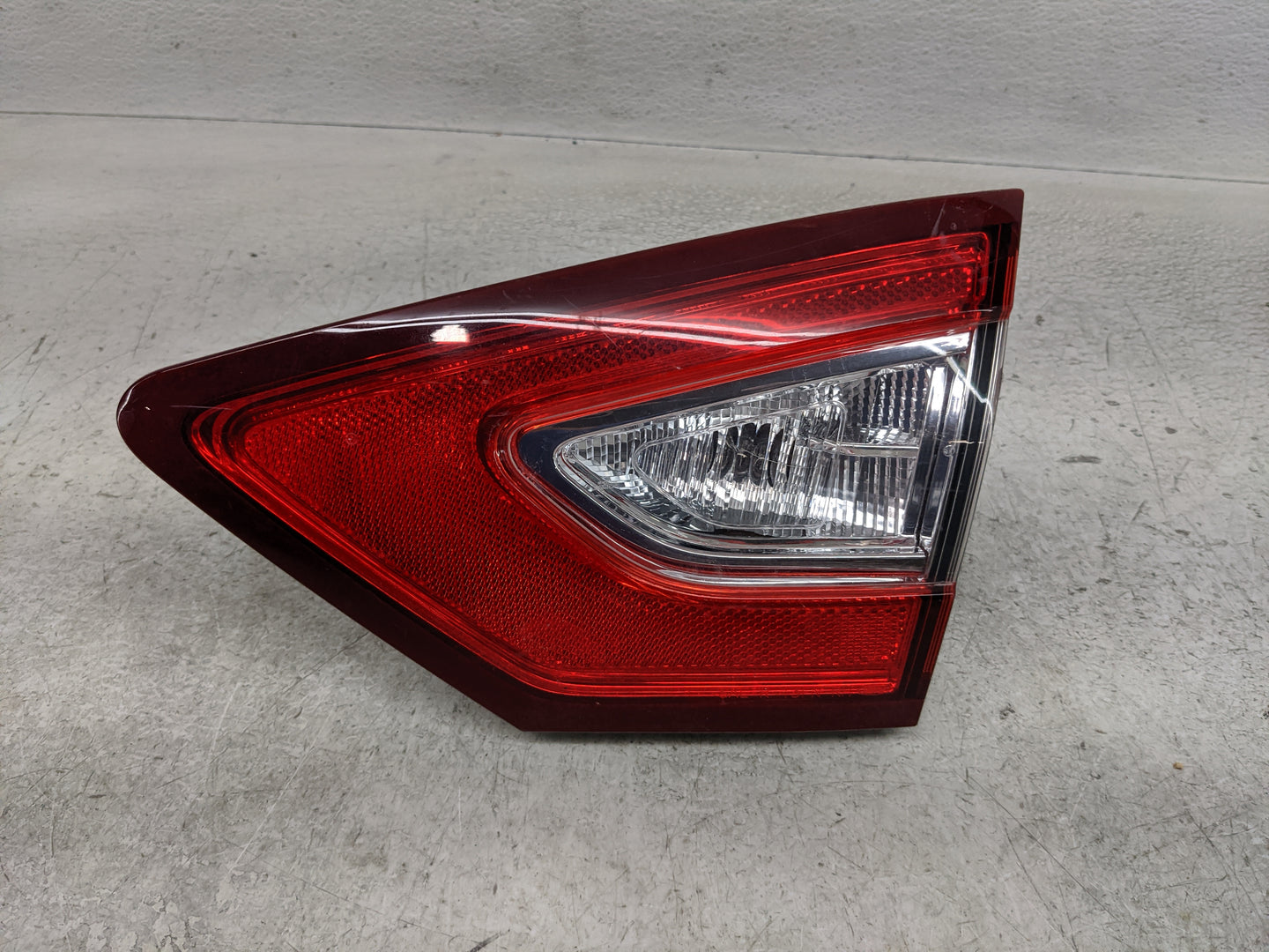 2013-2016 Ford Fusion Tail Light Assembly Passenger Right OEM P/N:DS73-13A602-AG Fits Fits 2013 2014 2015 2016 OEM Used Auto