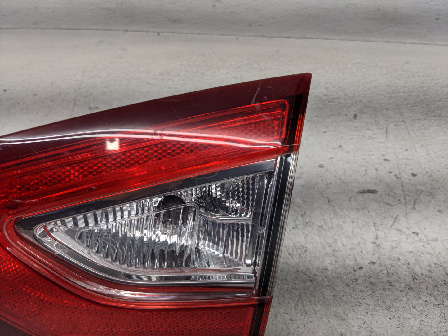 2013-2016 Ford Fusion Tail Light Assembly Passenger Right OEM P/N:DS73-13A602-AG Fits Fits 2013 2014 2015 2016 OEM Used Auto