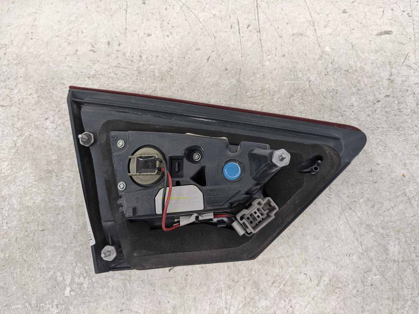 2013-2016 Ford Fusion Tail Light Assembly Passenger Right OEM P/N:DS73-13A602-AG Fits Fits 2013 2014 2015 2016 OEM Used Auto