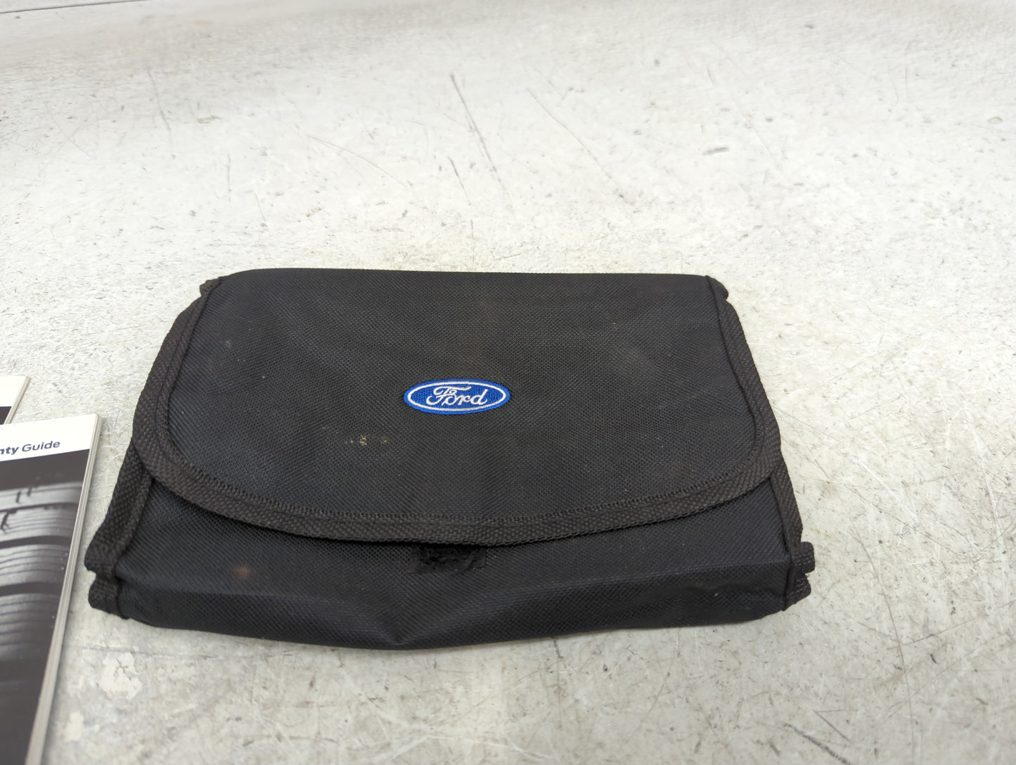 2016 Ford Fusion Owners Manual Book Guide P/N:GE5J19A321AA OEM Used Auto Parts - Oemusedautoparts1.com