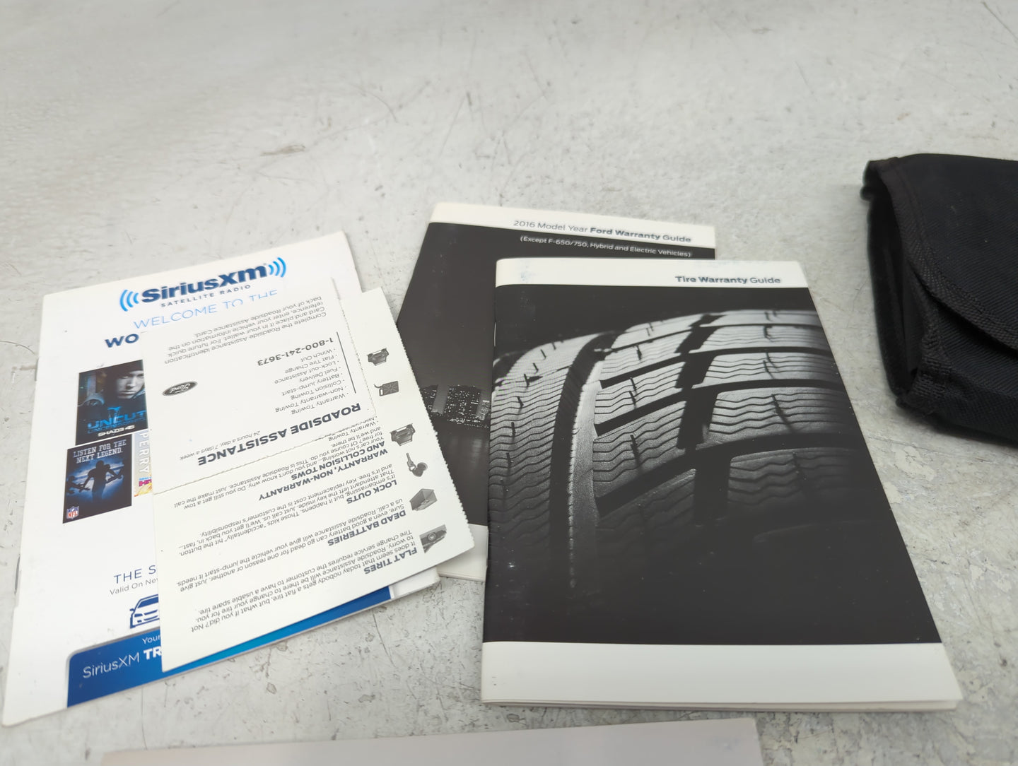 2016 Ford Fusion Owners Manual Book Guide P/N:GE5J19A321AA OEM Used Auto Parts - Oemusedautoparts1.com