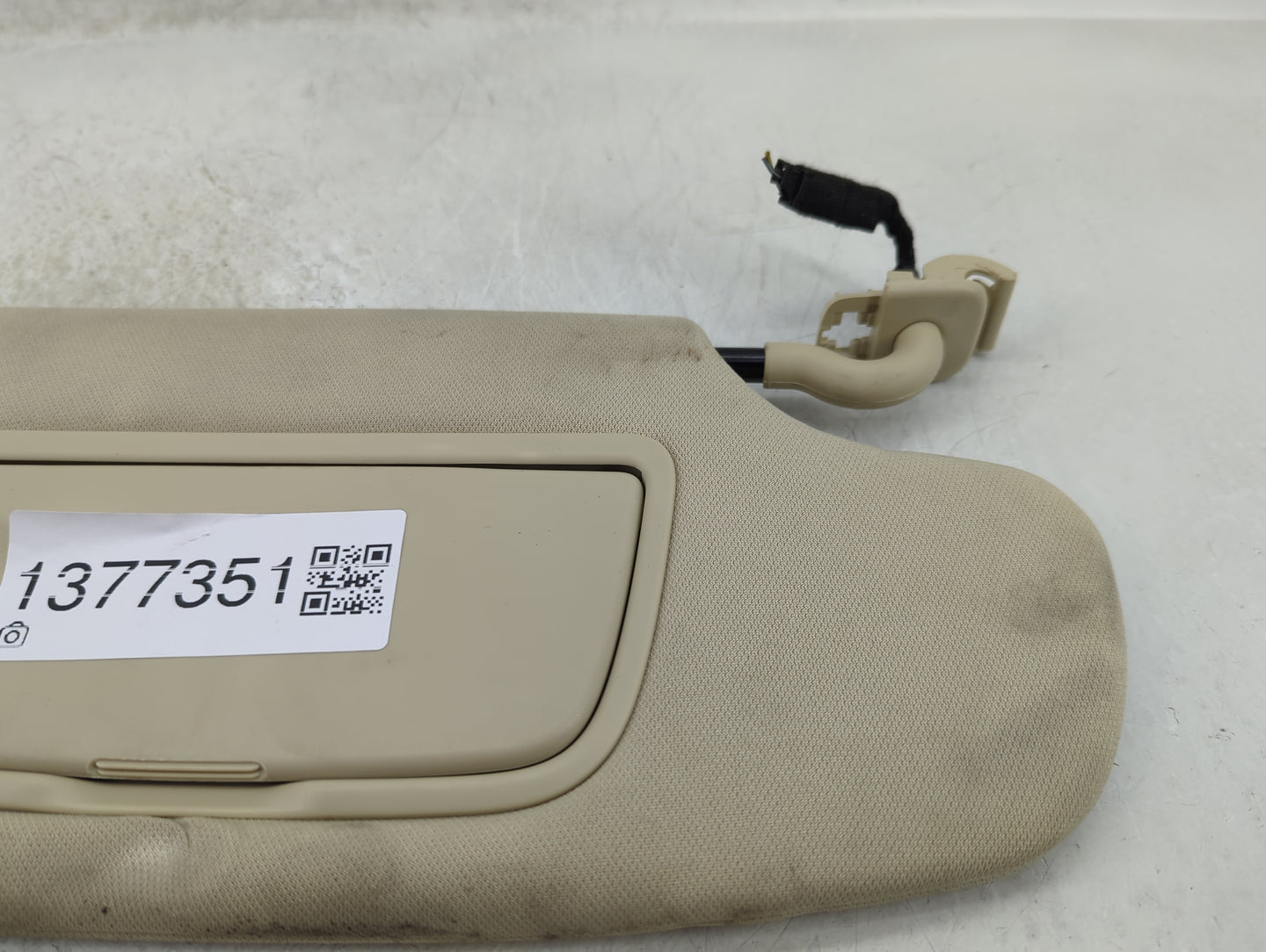 2015-2016 Ford Fusion Sun Visor Shade Replacement Passenger Right Mirror Fits Fits 2015 2016 OEM Used Auto Parts - Oemusedau