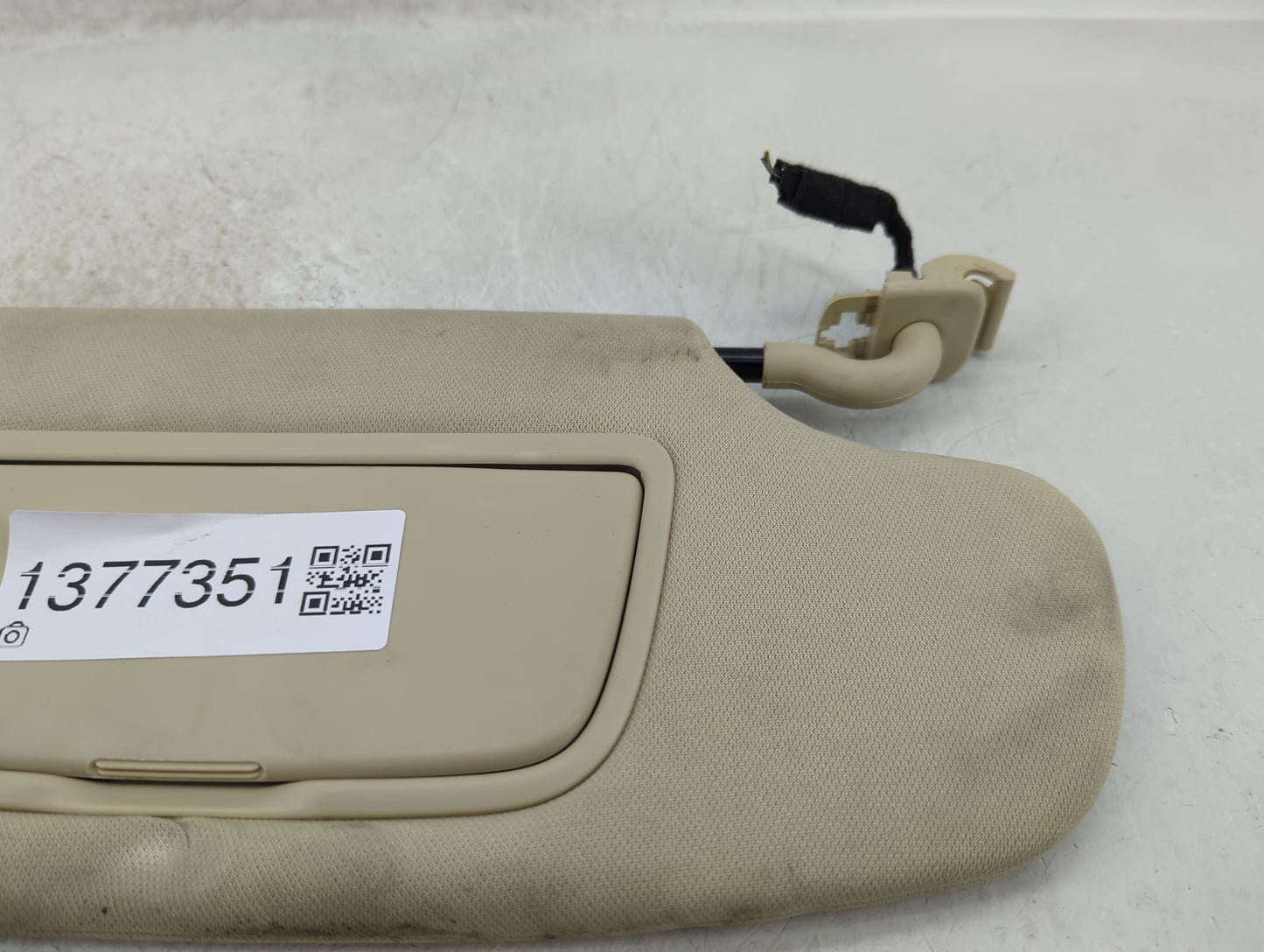 2015-2016 Ford Fusion Sun Visor Shade Replacement Passenger Right Mirror Fits Fits 2015 2016 OEM Used Auto Parts - Oemusedau