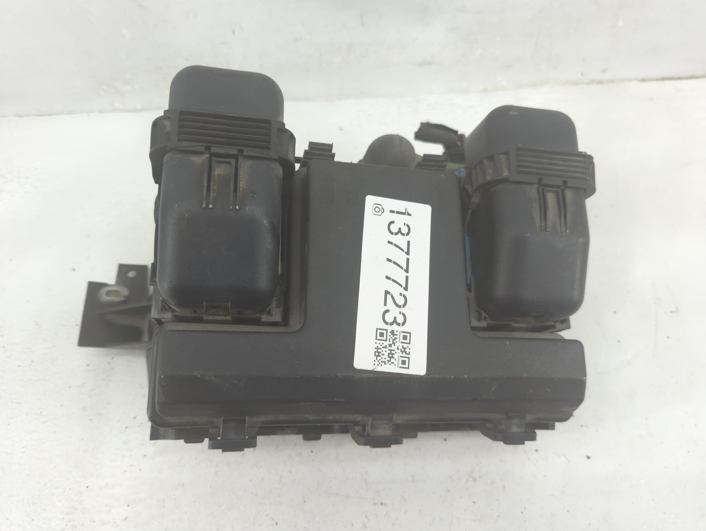 2015-2016 Ford Fusion Fusebox Fuse Box Panel Relay Module P/N:G2GT14A075AA Fits Fits 2015 2016 OEM Used Auto Parts - Oemused