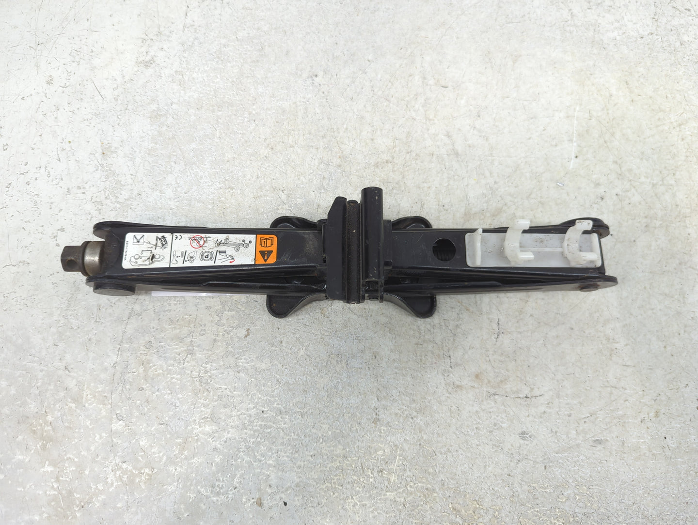 2016 Ford Fusion Spare Scissor Car Jack - Oemusedautoparts1.com