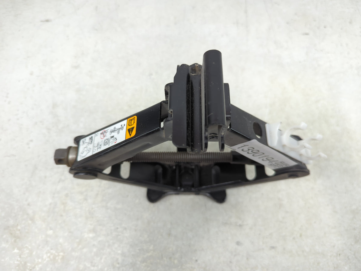 2016 Ford Fusion Spare Scissor Car Jack 1390194 - Oemusedautoparts1.com