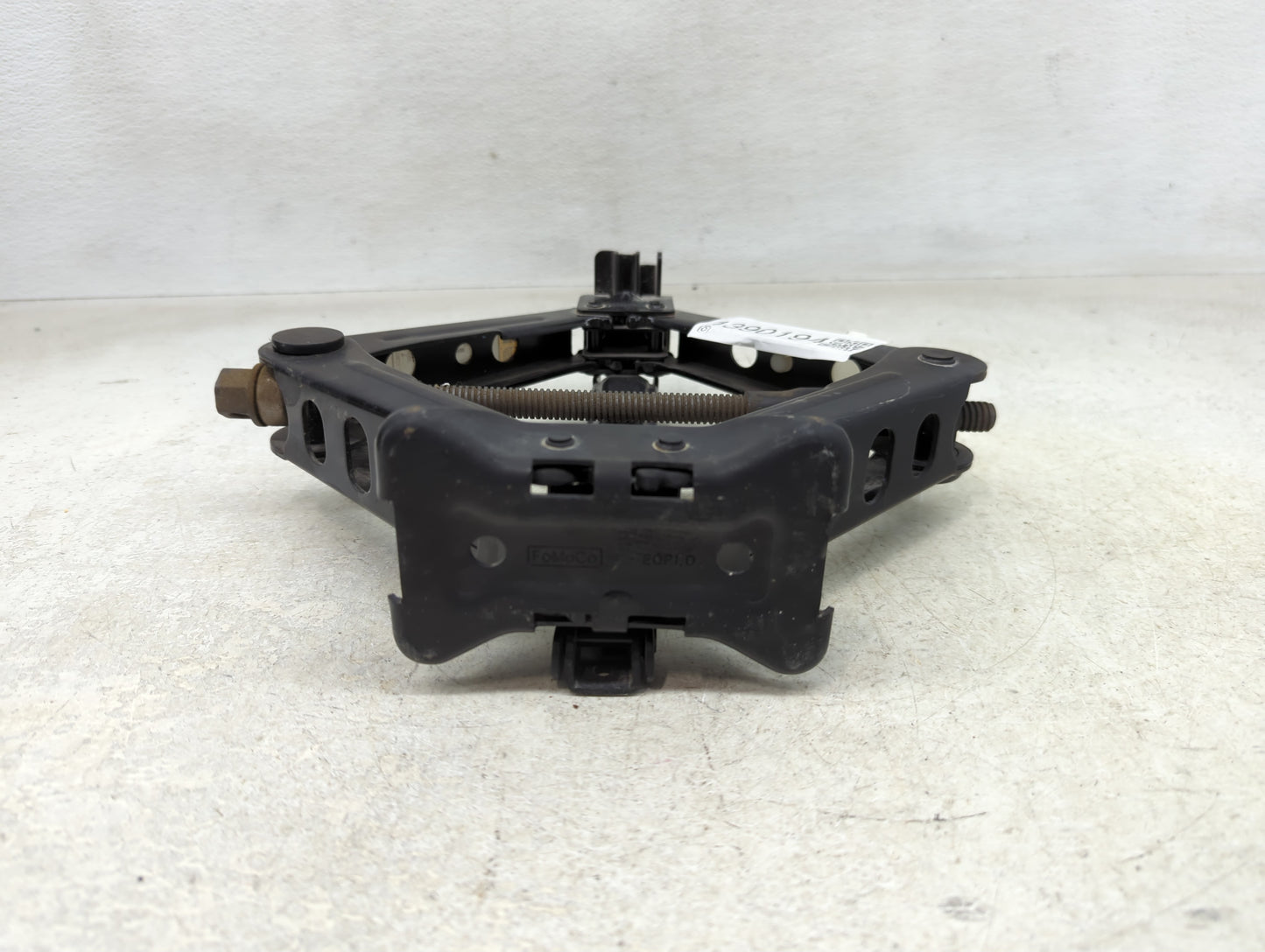 2016 Ford Fusion Spare Scissor Car Jack 1390194 - Oemusedautoparts1.com