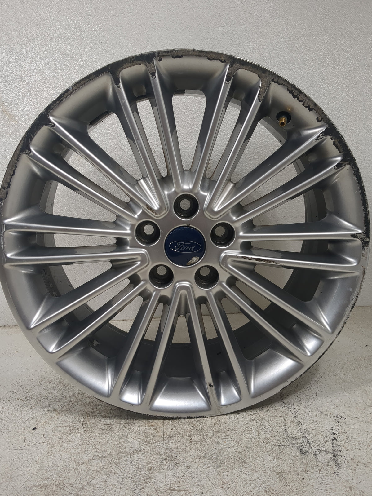 2013-2016 Ford Fusion Oem Wheel Rim 1397379 - Oemusedautoparts1.com