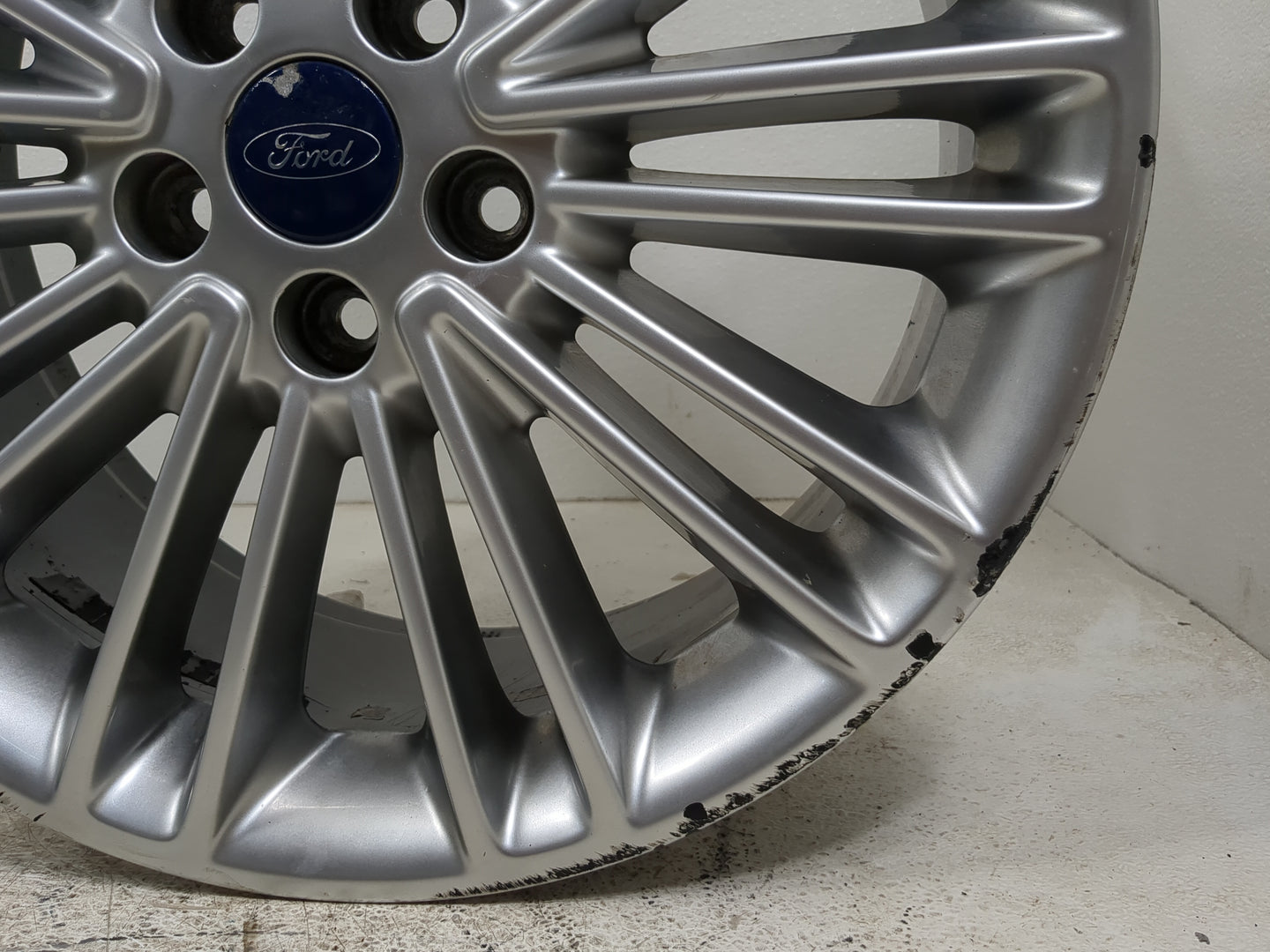 2013-2016 Ford Fusion Oem Wheel Rim 1397380 - Oemusedautoparts1.com