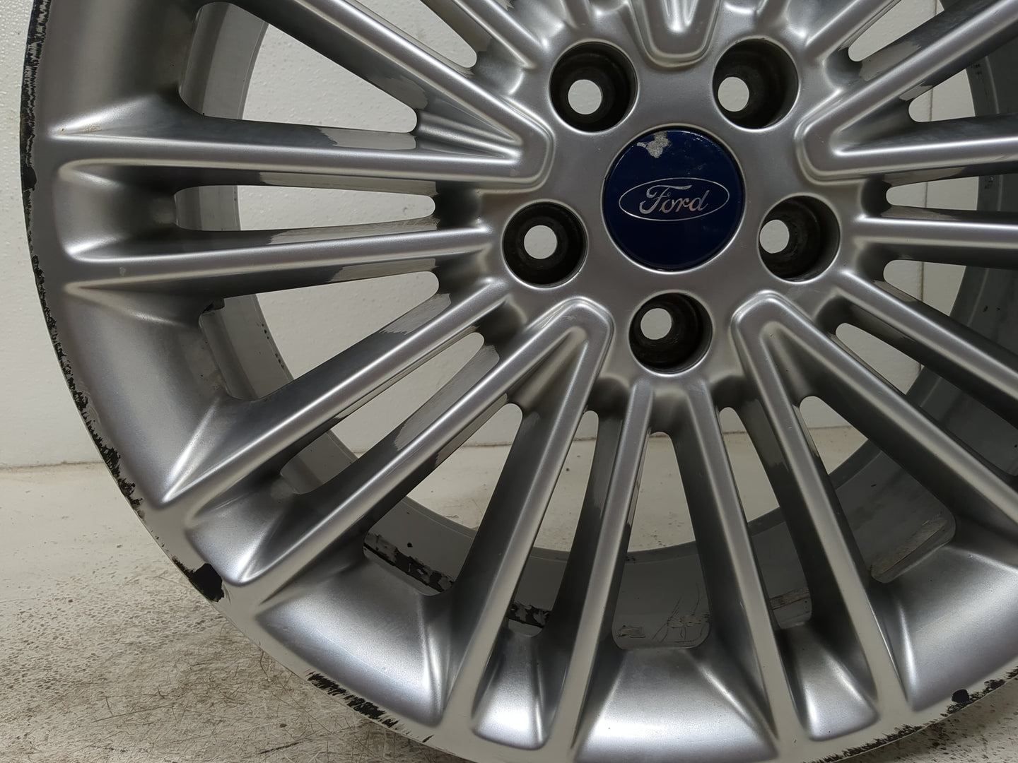 2013-2016 Ford Fusion Oem Wheel Rim 1397380 - Oemusedautoparts1.com
