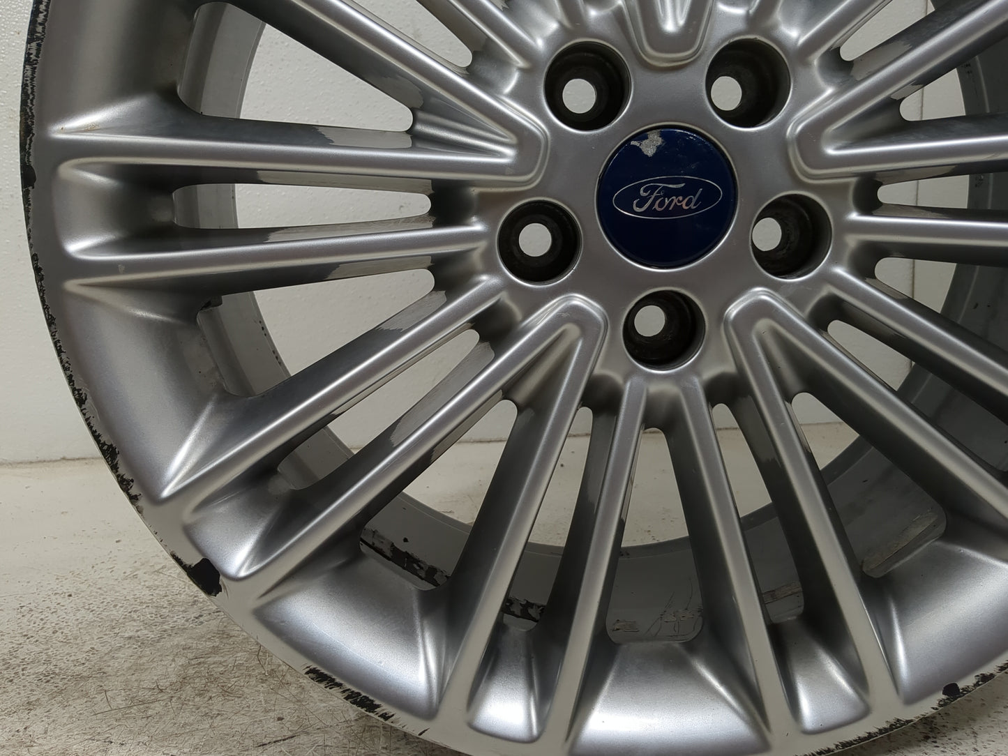 2013-2016 Ford Fusion Oem Wheel Rim 1397380 - Oemusedautoparts1.com