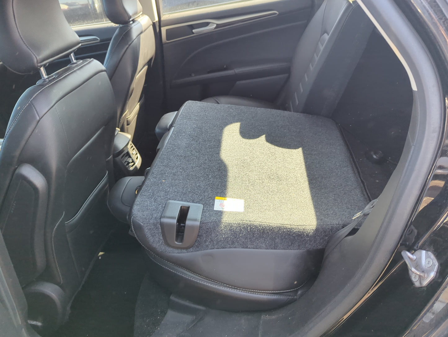 2016 Ford Fusion Rear Seat Oem 1403985 - Oemusedautoparts1.com