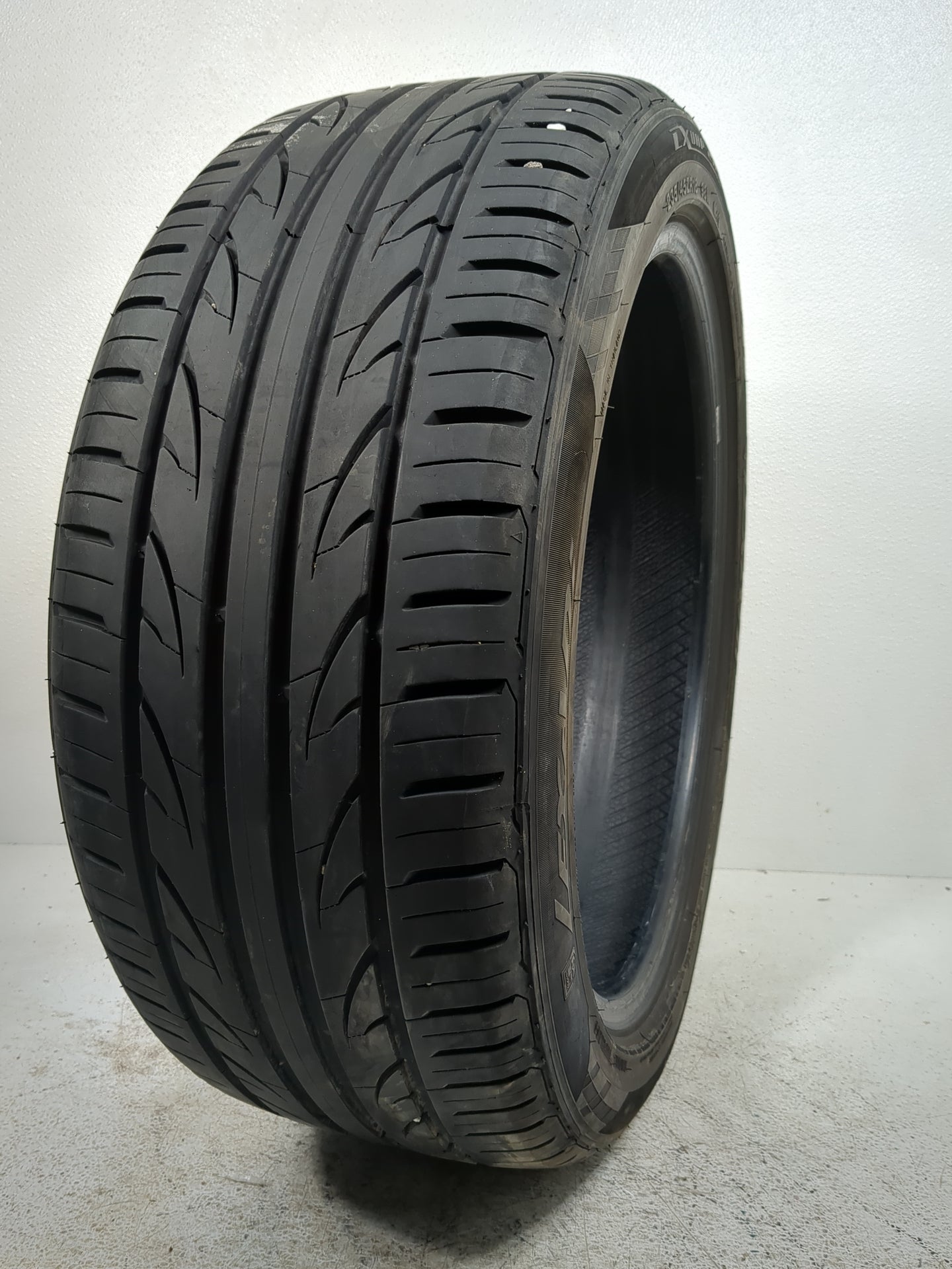 Used Tire 235/45R18 LEXANI LX UHP-207 98W - Tread Depth 8/32 - Oemusedautoparts1.com