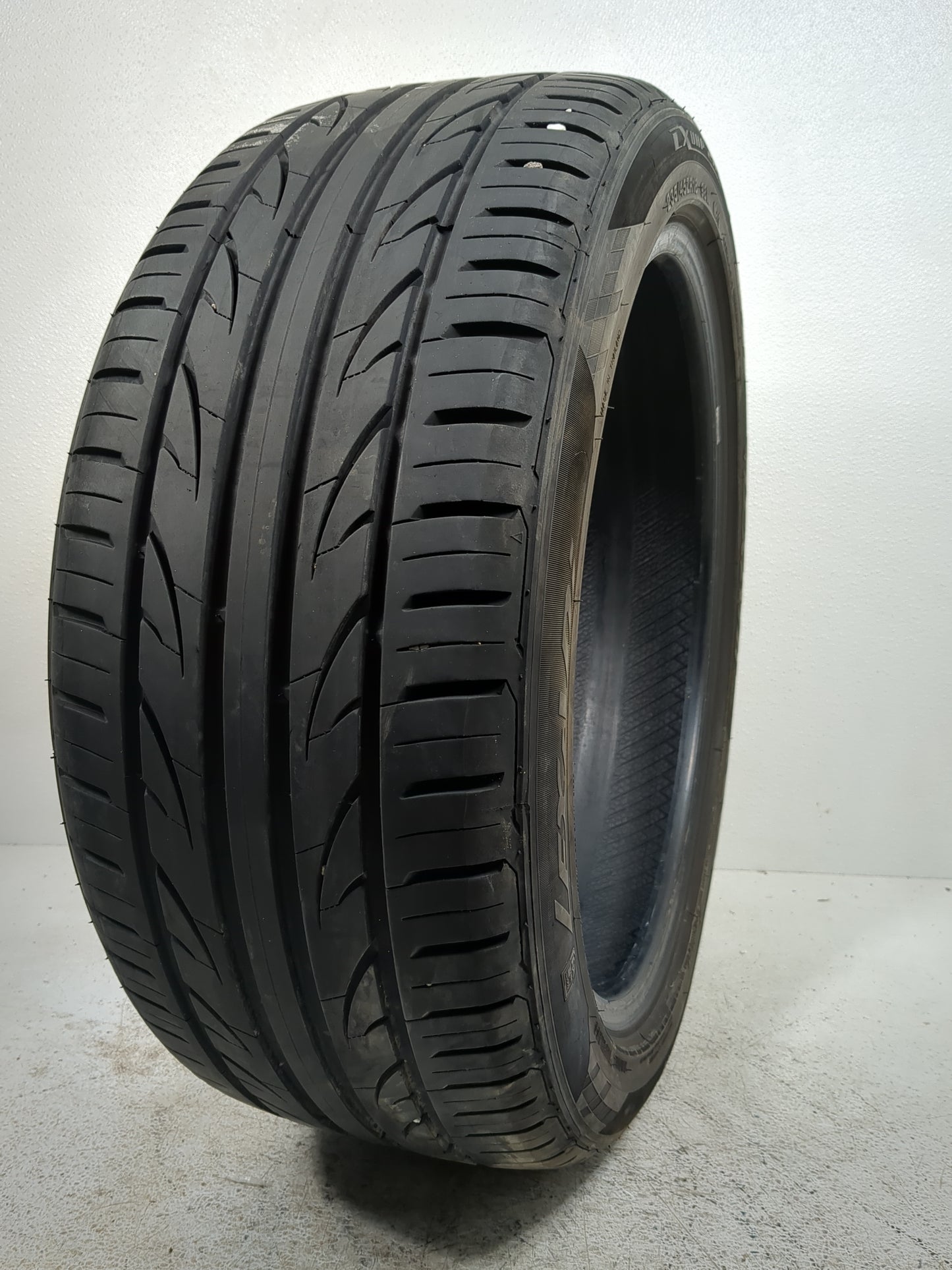Used Tire 235/45R18 LEXANI LX UHP-207 98W - Tread Depth 8/32 - Oemusedautoparts1.com