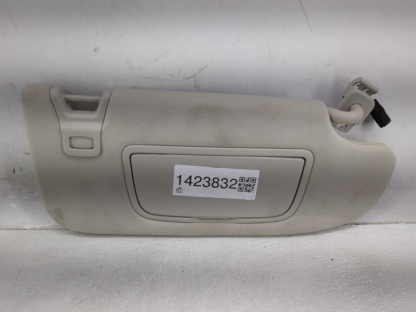 2015-2016 Ford Fusion Sun Visor Shade Replacement Passenger Right Mirror Fits Fits 2015 2016 OEM Used Auto Parts - Oemusedau