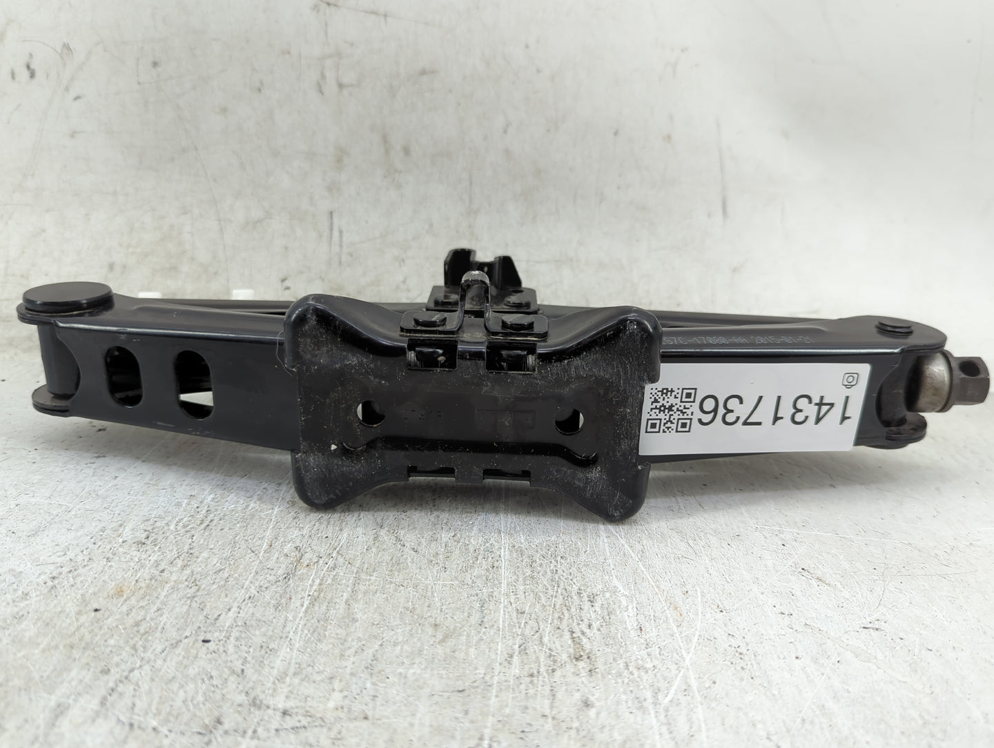 2016 Ford Fusion Spare Scissor Car Jack - Oemusedautoparts1.com