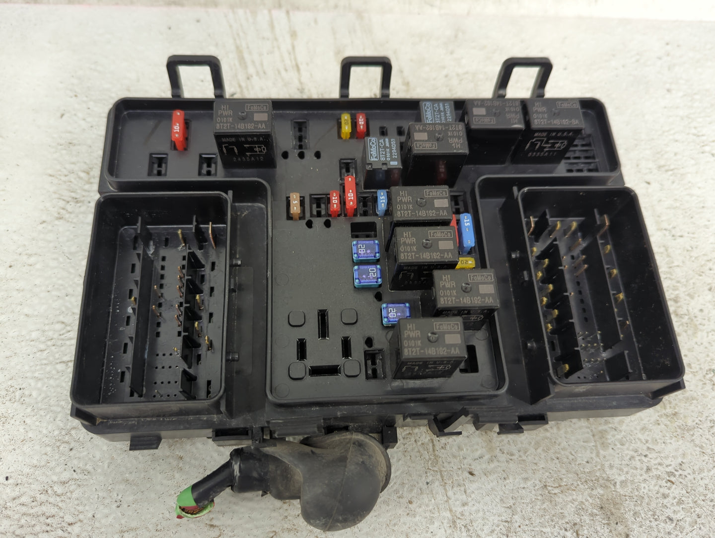 2015-2016 Ford Fusion Fusebox Fuse Box Panel Relay Module P/N:FG9T-14A067-AC 8T2T-14B192-AA Fits Fits 2015 2016 OEM Used Aut