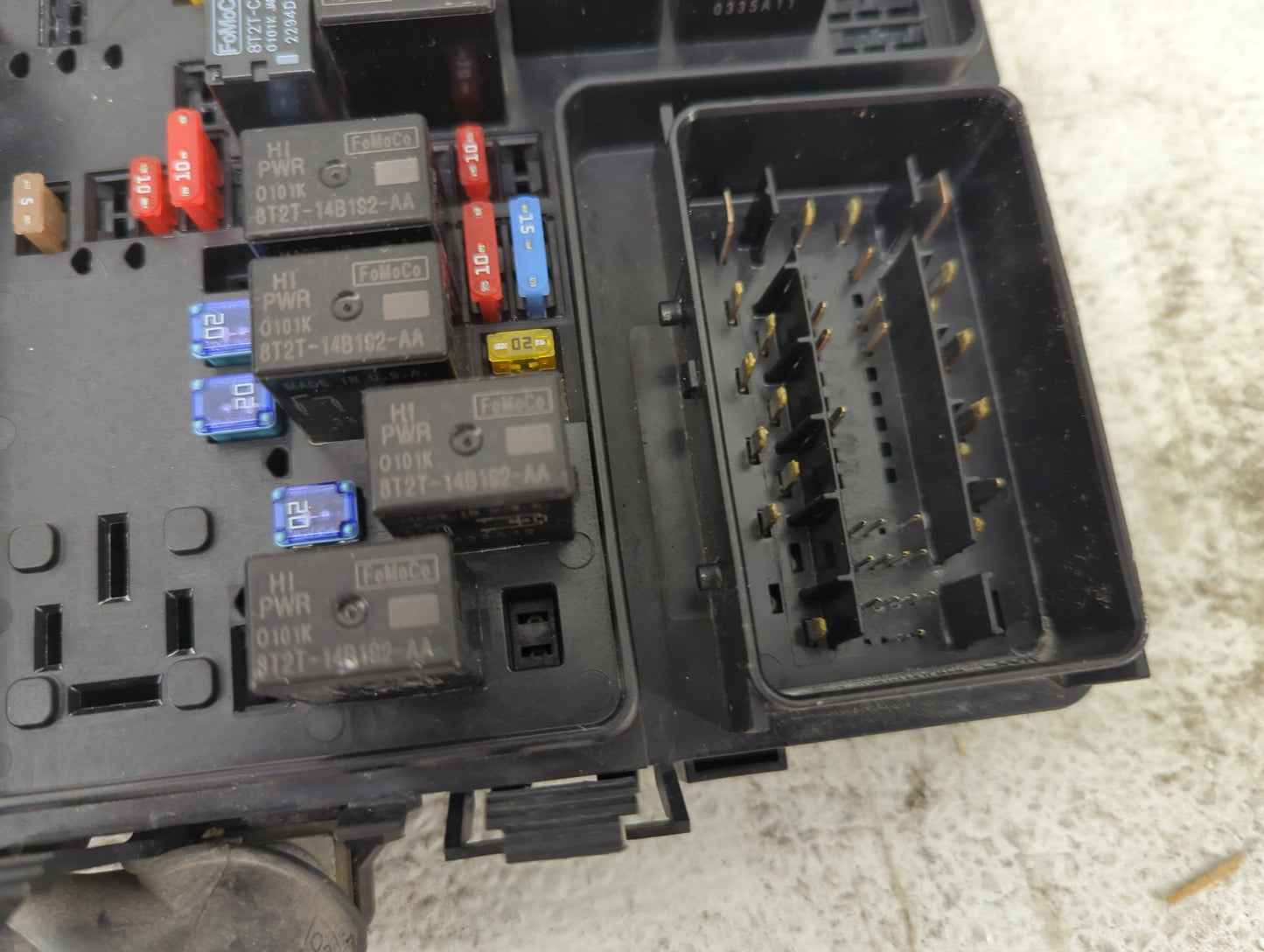 2015-2016 Ford Fusion Fusebox Fuse Box Panel Relay Module P/N:FG9T-14A067-AC 8T2T-14B192-AA Fits Fits 2015 2016 OEM Used Aut